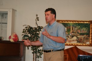 Richard Galassini from Cunningham Pianos explains the beauty of the piano action